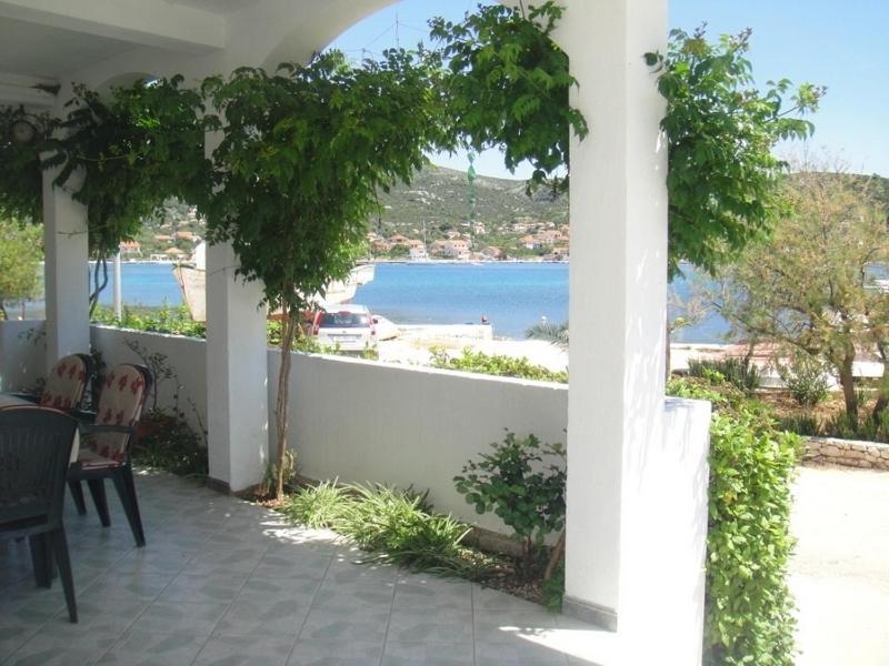 Apartments Ivan Orlic Vinisce Phòng bức ảnh